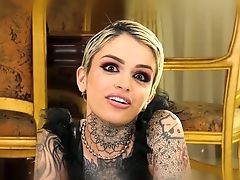 Sexy Tattooed Sweetie Leigh Raven Gives Interview Before Shooting