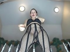 Lelu Love-giantess In Fishnets Taunts And Taunts You